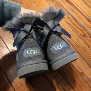 UGG Kids Gray Bailey Bow Boots 9C